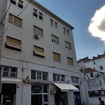 Celtis Apartment